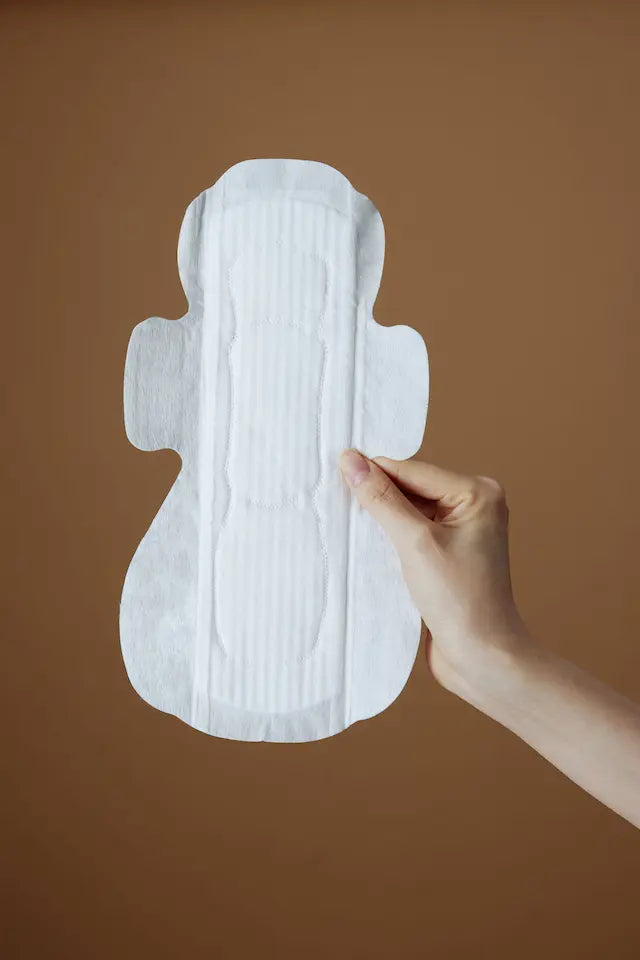 100% 真正的有機產品/ INERTIA 衛生棉 - 帶護翼女士大流量吸收型/大號（10 片裝） - 最佳吸收力，不含 SAP,微塑膠、氯或香料/韓國製造/FDA 認証/長時間配戴