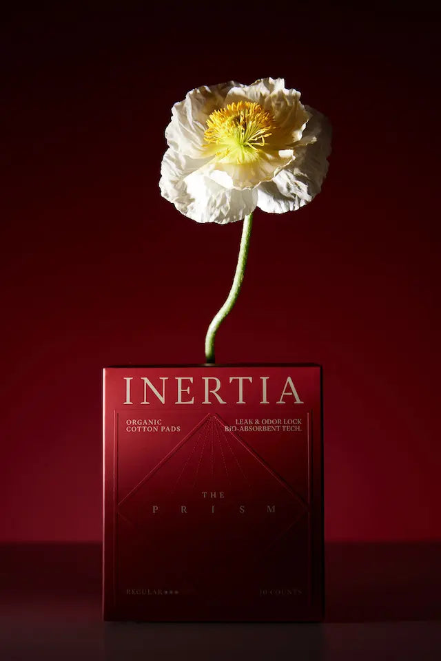 100% 真正的有機產品/ INERTIA 衛生巾 - 帶護翼女士一般流量型/中號（10 片裝） - 最佳吸收力，不含 SAP,微塑膠、氯或香料/韓國製造/FDA 認証。